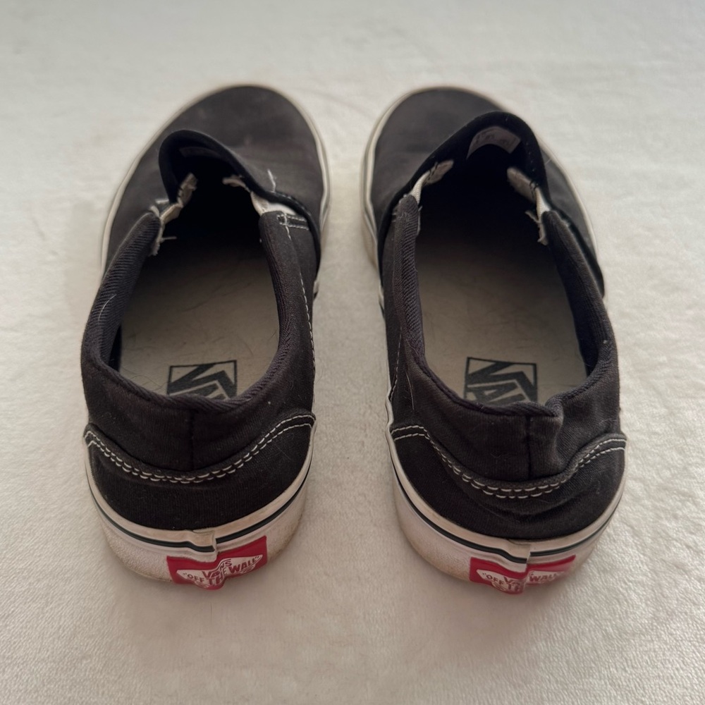 Vans Women’s Black Classic Slip-On Shoes Size 8 - Picture 2 of 4